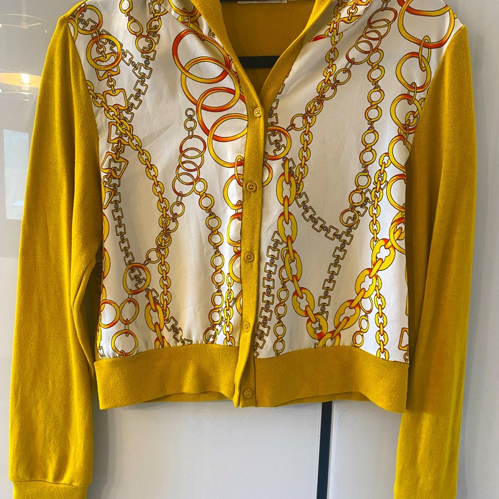 Beautiful hooded jacket. elegant polyester